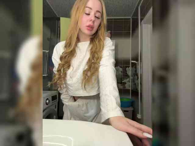 Miss-Etikaa webcam