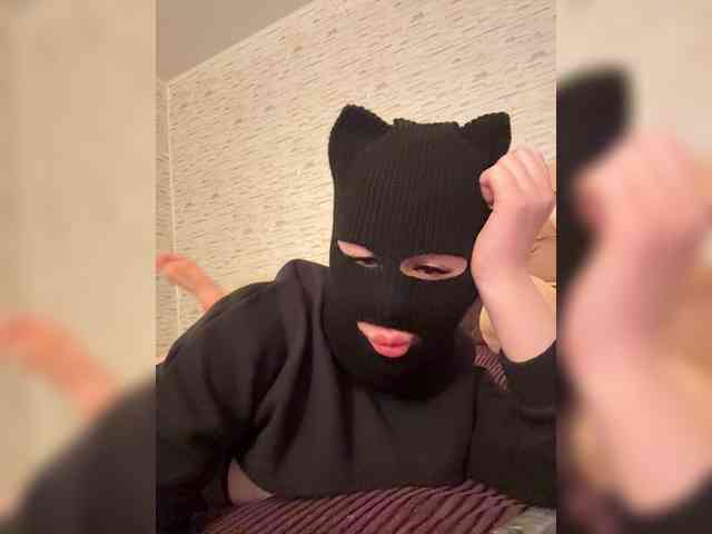 Black-Etika webcam