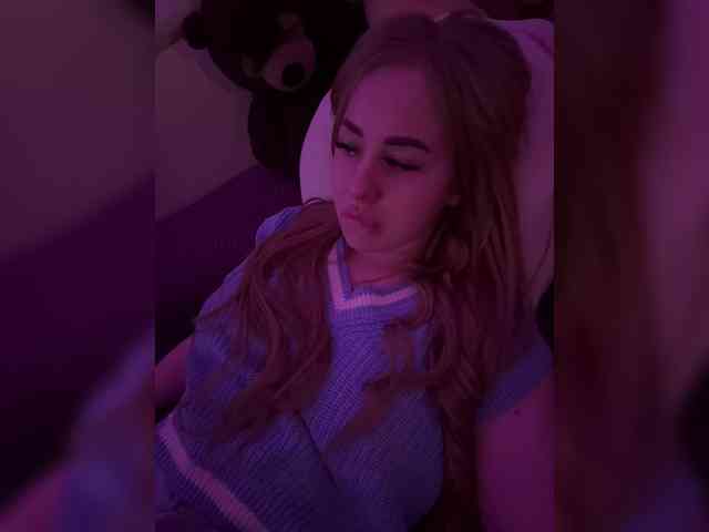 Miss-Etikaa webcam