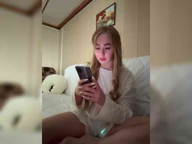 Miss-Etikaa webcam