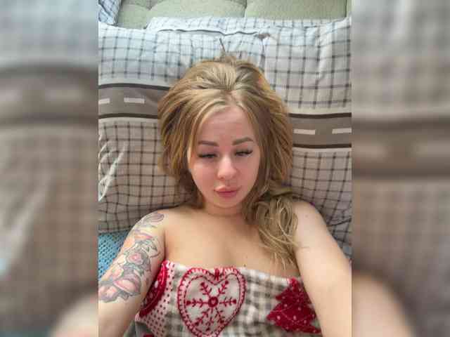 Miss-Etikaa webcam