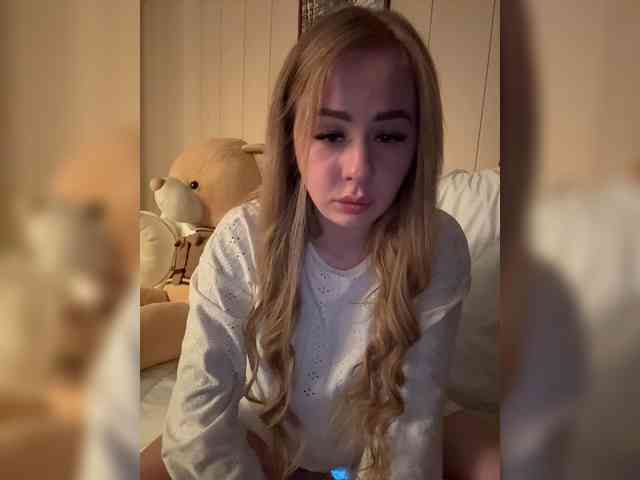 Miss-Etikaa webcam