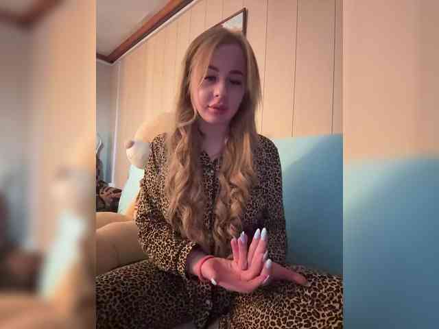 Miss-Etikaa webcam