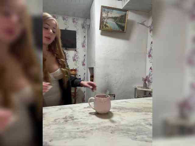 Miss-Etikaa webcam