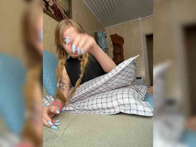 Miss-Etikaa webcam