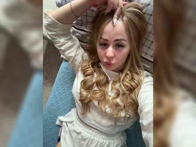 Miss-Etikaa webcam