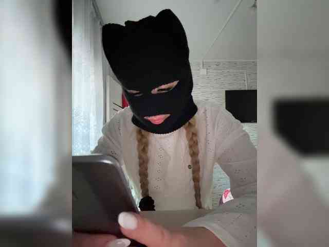 Black-Etika webcam
