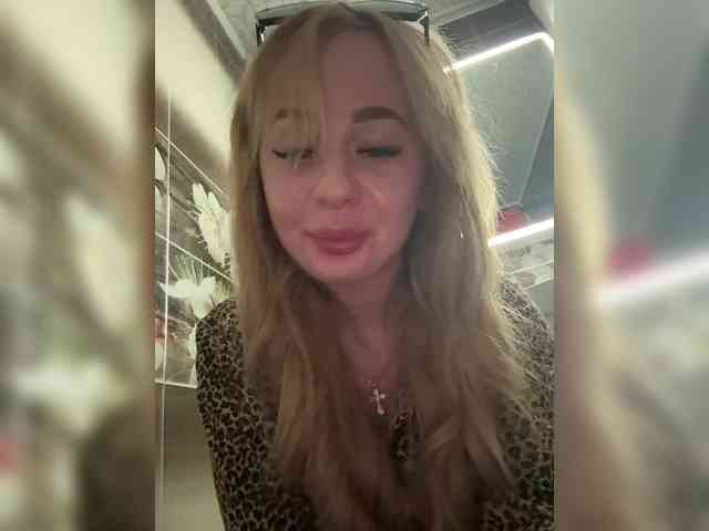 Miss-Etikaa webcam