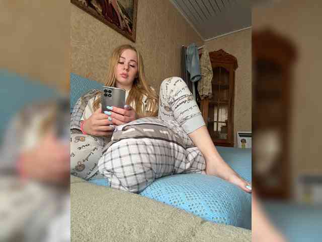 Miss-Etikaa webcam