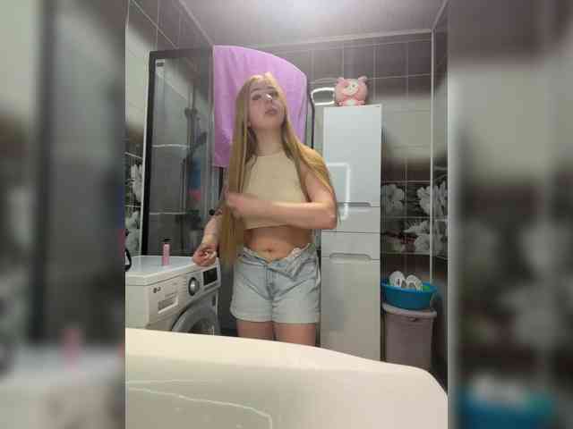 Miss-Etikaa webcam