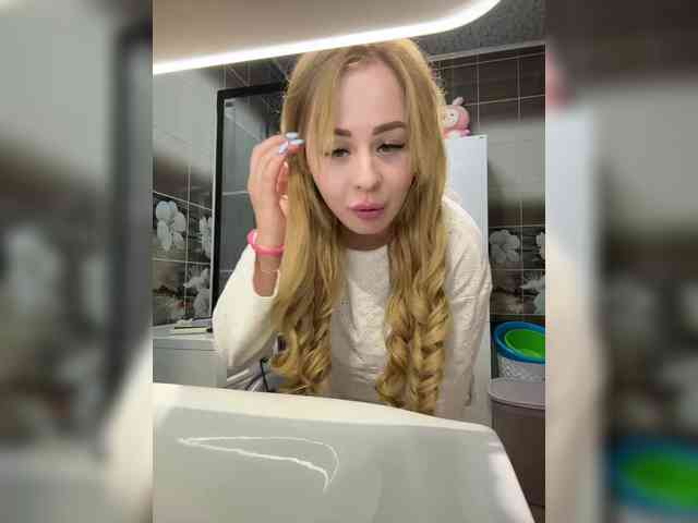Miss-Etikaa webcam