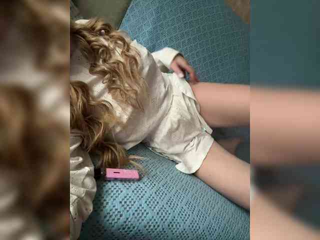 Miss-Etikaa webcam