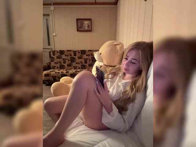 Miss-Etikaa webcam