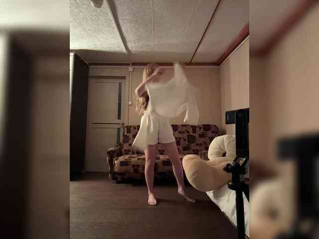Miss-Etikaa webcam