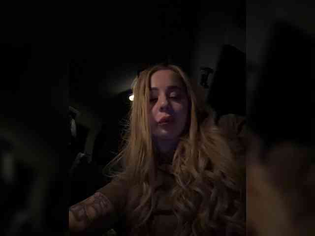 Miss-Etikaa webcam