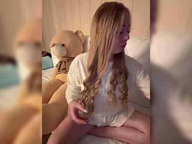 Miss-Etikaa webcam