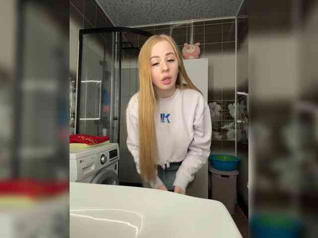 Miss-Etikaa webcam