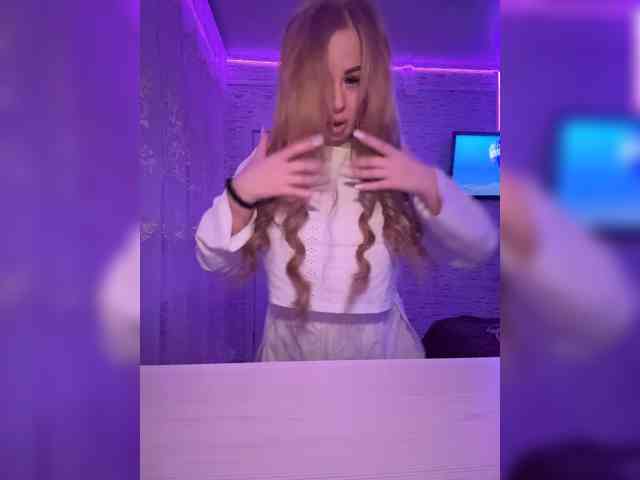Miss-Etikaa webcam