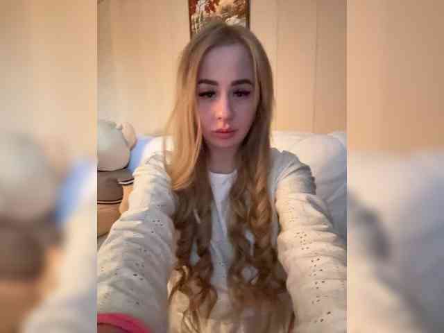 Miss-Etikaa webcam