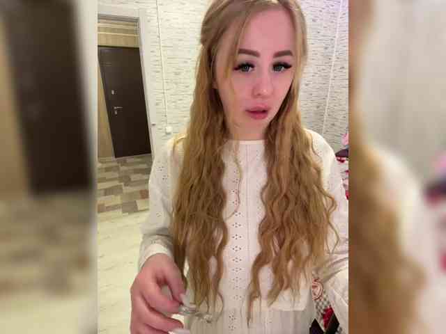 Miss-Etikaa webcam