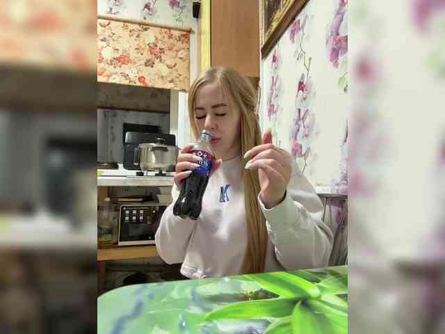 Miss-Etikaa webcam