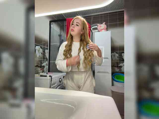 Miss-Etikaa webcam