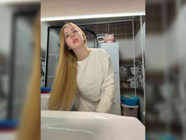 Miss-Etikaa webcam