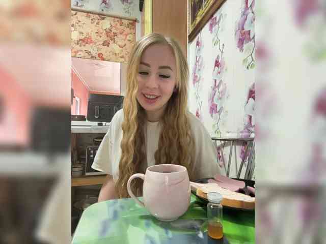Miss-Etikaa webcam