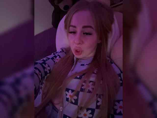 Miss-Etikaa webcam