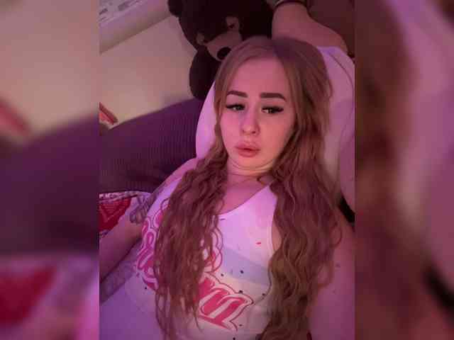 Miss-Etikaa webcam