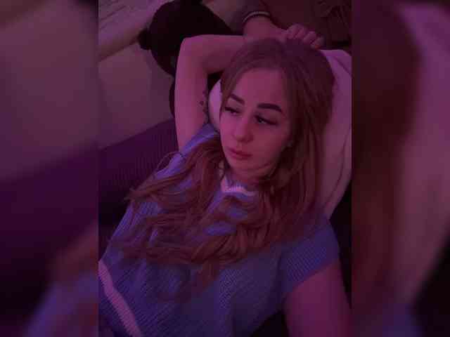 Miss-Etikaa webcam