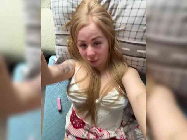 Miss-Etikaa webcam