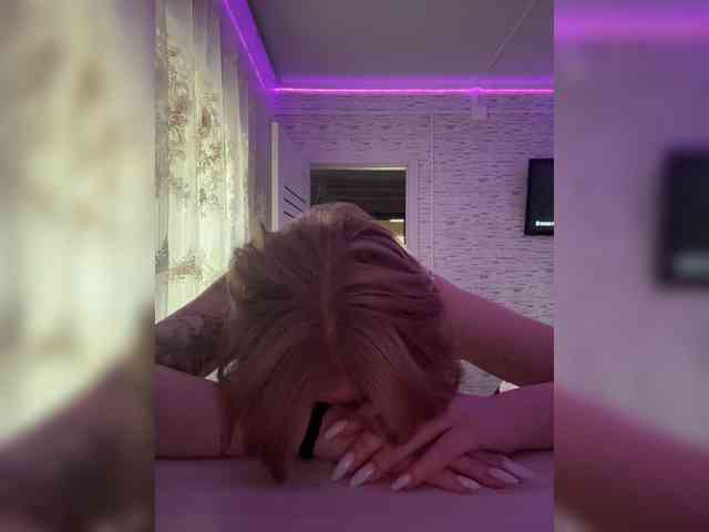 Miss-Etikaa webcam