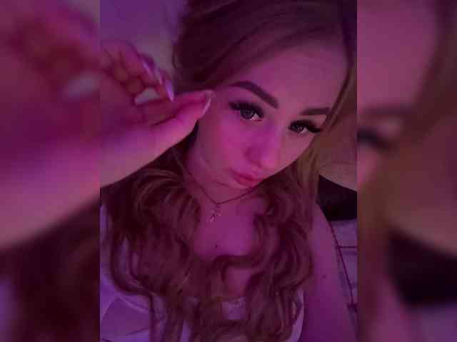 Miss-Etikaa webcam