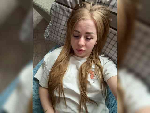 Miss-Etikaa webcam