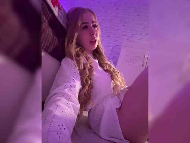 Miss-Etikaa webcam