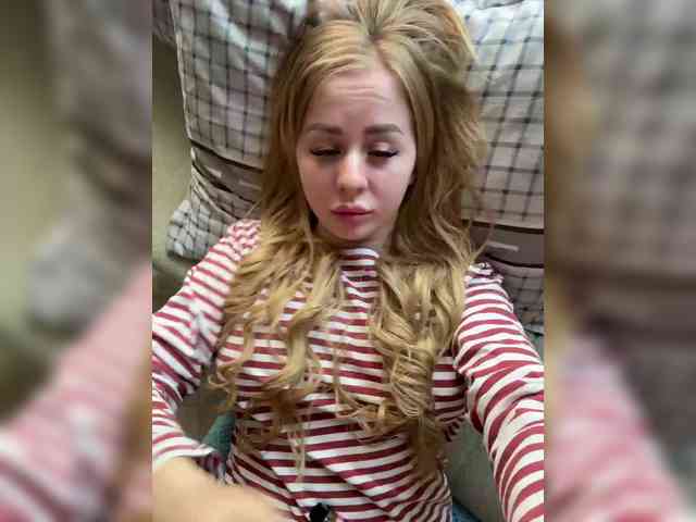 Miss-Etikaa webcam