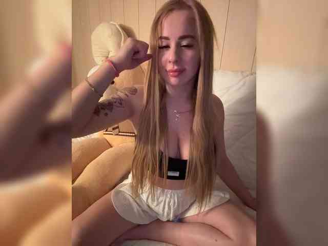 Miss-Etikaa webcam