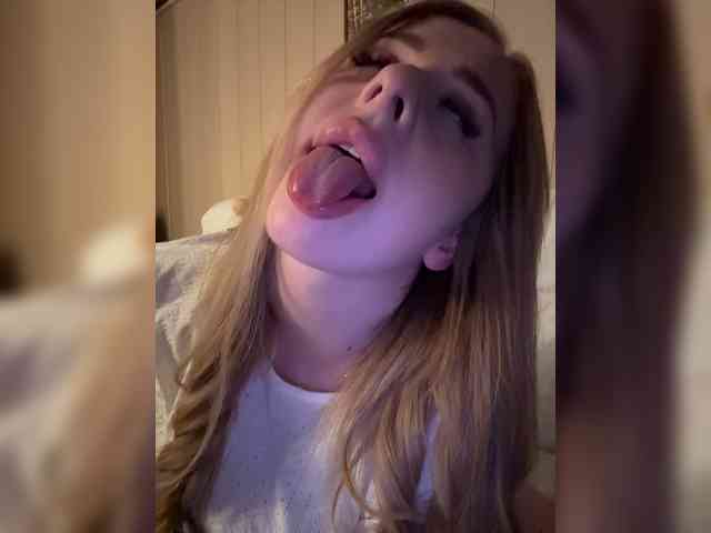 Miss-Etikaa webcam