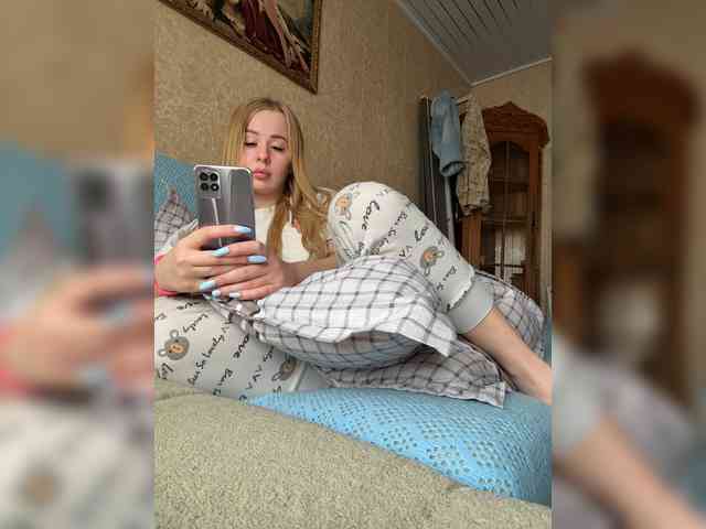 Miss-Etikaa webcam