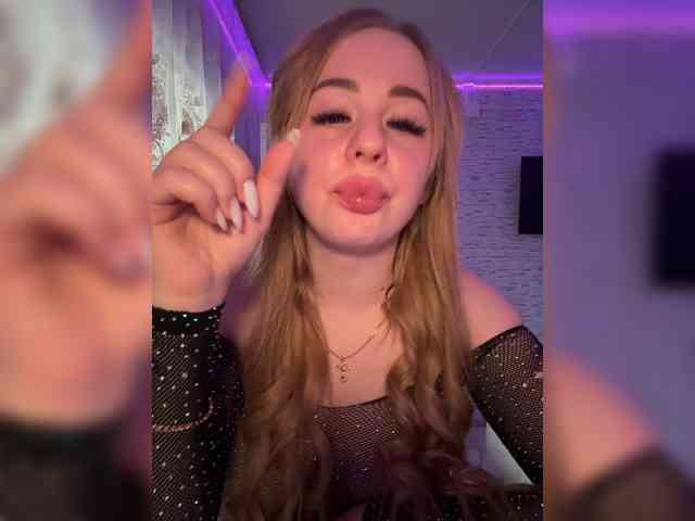 Miss-Etikaa webcam