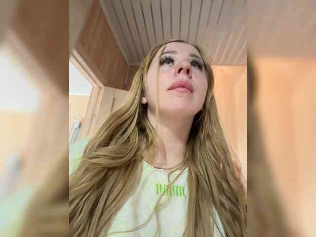 Miss-Etikaa webcam