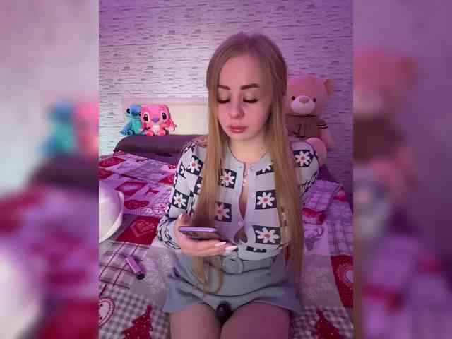 Miss-Etikaa webcam