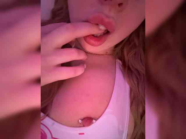 Miss-Etikaa webcam