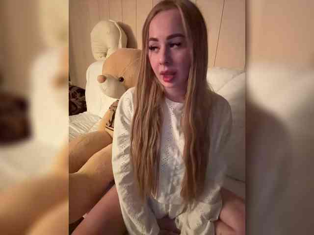 Miss-Etikaa webcam