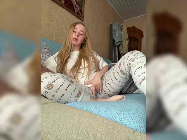 Miss-Etikaa webcam