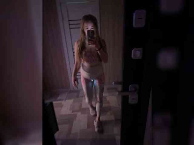 Miss-Etikaa webcam