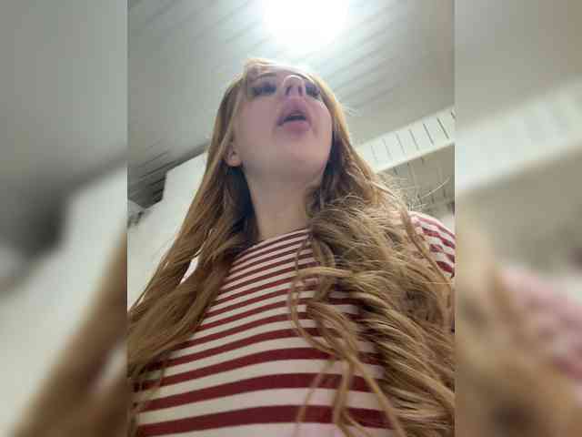 Miss-Etikaa webcam
