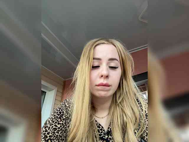Miss-Etikaa webcam