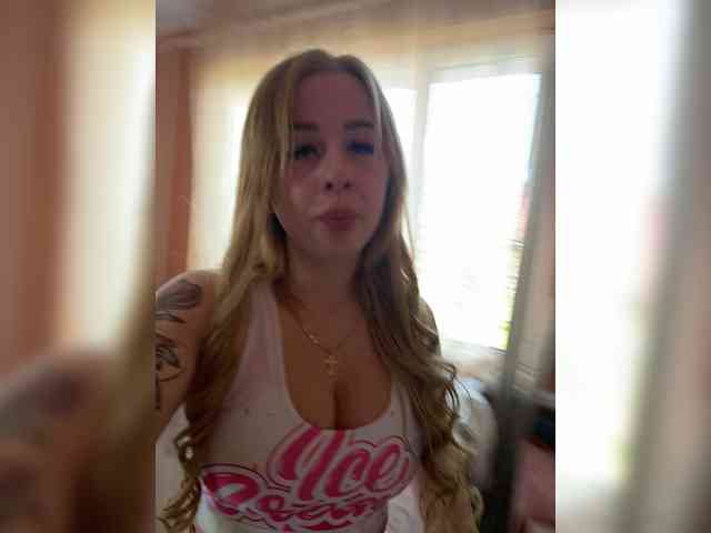 Miss-Etikaa webcam